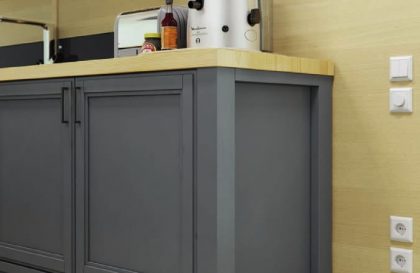Кухня с фасадами из массива ясеня Фортвуд