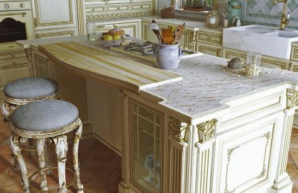 Кухня Артвуд из массива ясеня в светлом цвете