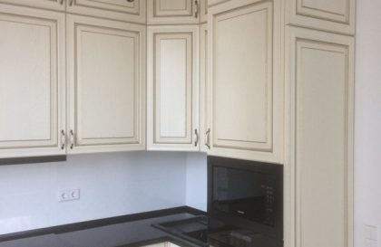 Кухня Buona Sera Флоренция с фасадами из массива дуба