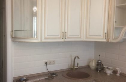 Угловая кухня Эллада с фасадами из МДФ в стиле классика
