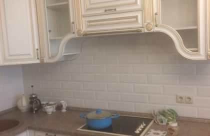 Угловая кухня Эллада с фасадами из МДФ в стиле классика