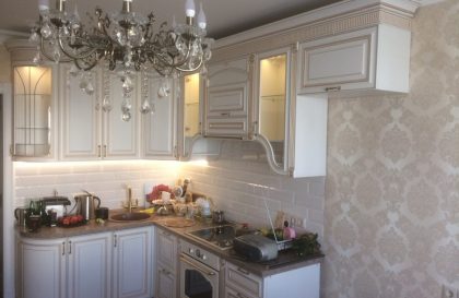Угловая кухня Эллада с фасадами из МДФ в стиле классика