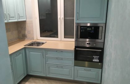 Кухня Buona Sera Наполи с фасадами из массива