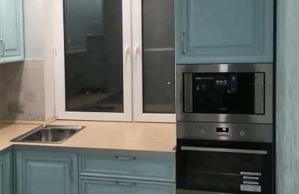 Кухня Buona Sera Наполи с фасадами из массива
