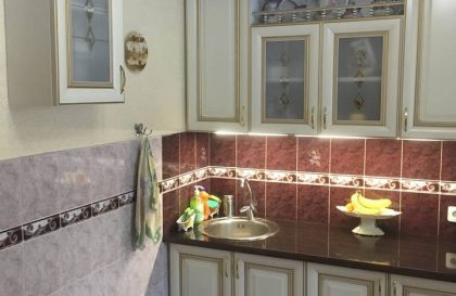Кухня с фасадами из массива Черешни тип 15 в стиле классика