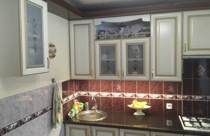 Кухня с фасадами из массива Черешни тип 15 в стиле классика
