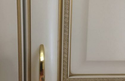 Кухня с фасадами из массива Черешни тип 15 в стиле классика