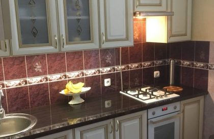 Кухня с фасадами из массива Черешни тип 15 в стиле классика