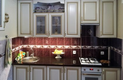 Кухня с фасадами из массива Черешни тип 15 в стиле классика
