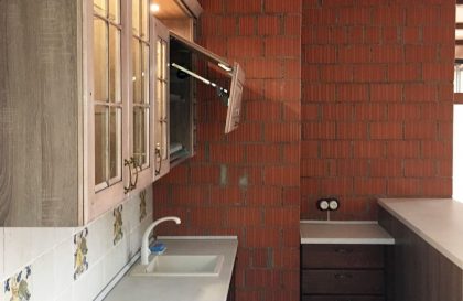 Прямая кухня в неоклассическом исполнении Леворно