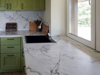 Современная кухня из массива дерева Рома