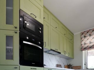 Современная кухня из массива дерева Рома