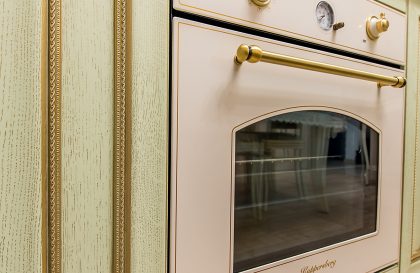 Классическая кухня из массива дерева Флоренция