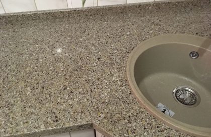 Угловая кухня Флавия с фасадами из массива дуба