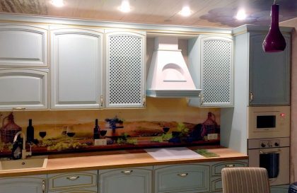 Прямая кухня Леман с фасадами из массива