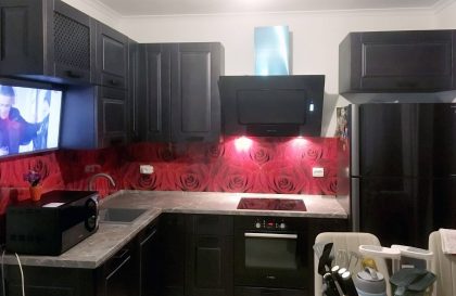 Угловая кухня Анкона с фасадами из массива дерева