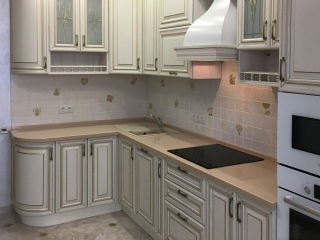 Кухня Buona Sera с фасадами Новара из массива дуба