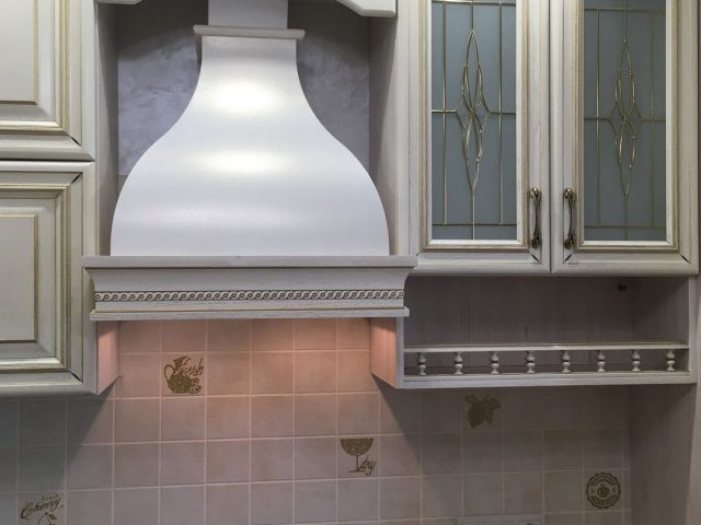 Кухня Buona Sera с фасадами Новара из массива дуба