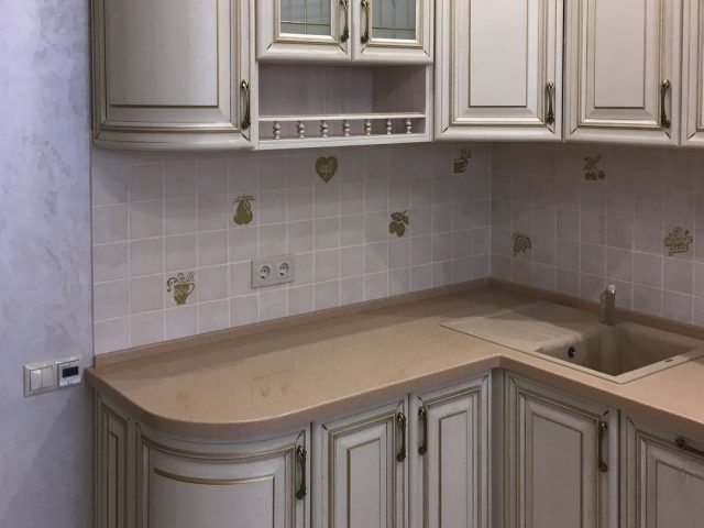 Кухня Buona Sera с фасадами Новара из массива дуба