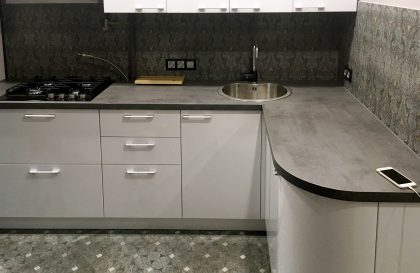 Угловая кухня Альва Металлик в матовом исполнении