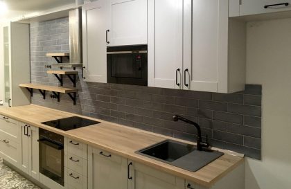 Кухня Рэинбоу с фасадами из рамочного МДФ в стиле Кантри