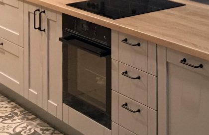 Кухня Рэинбоу с фасадами из рамочного МДФ в стиле Кантри