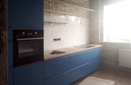 Кухня из МДФ без ручек Бриз