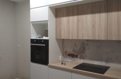 Белая кухня Бриз с фасадами из МДФ с фрезерованной ручкой