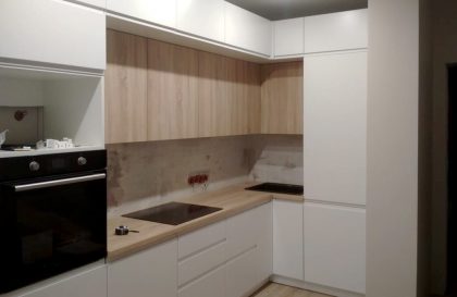 Белая кухня Бриз с фасадами из МДФ с фрезерованной ручкой