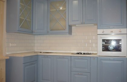 Сине-голубая неоклассическая кухня Роза с фасадами из МДФ