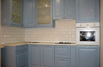 Сине-голубая неоклассическая кухня Роза с фасадами из МДФ