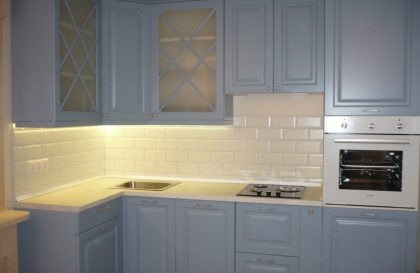 Сине-голубая неоклассическая кухня Роза с фасадами из МДФ