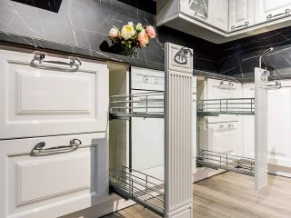 Белая кухня Роза