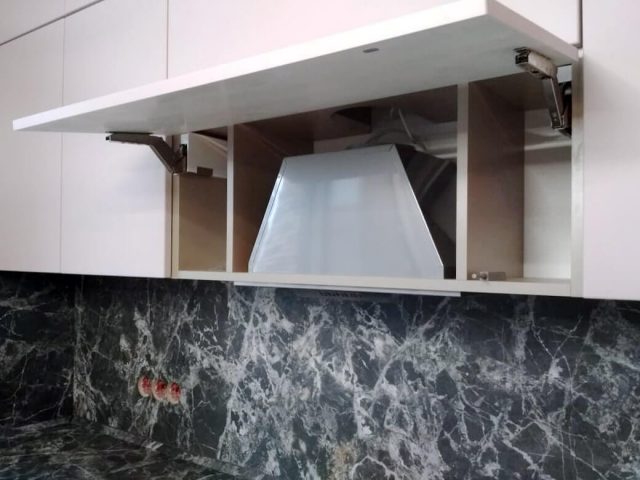 Гола профиль