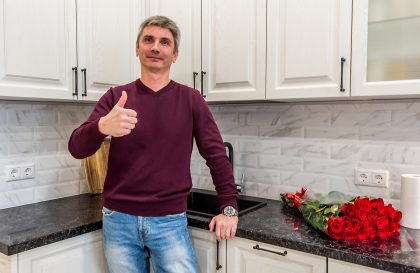 Белая кухня из массива ясеня Милана
