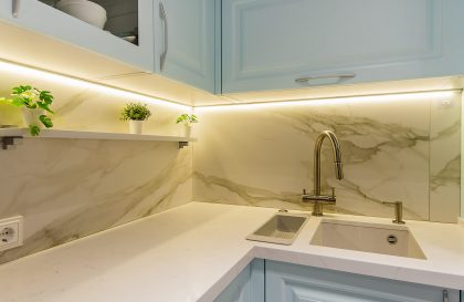 Голубая кухня из МДФ эмаль Роза