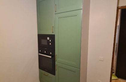 Зеленая кухня МДФ Топаз прямая