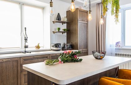 Кухня из массива дуба в современном стиле Кейптаун