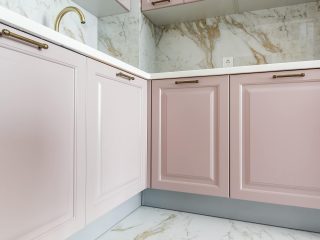 Кухня Роза с МДФ фасадами в розовом цвете