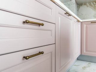 Кухня Роза с МДФ фасадами в розовом цвете
