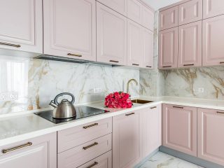 Кухня Роза с МДФ фасадами в розовом цвете