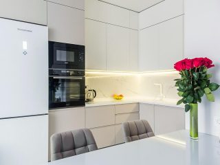 Белая кухня МДФ эмаль Бриз