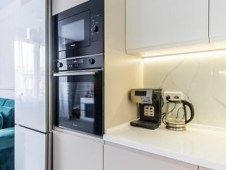 Белая кухня МДФ эмаль Бриз