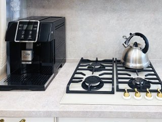 Классическая кухня Европа - эмаль кремовая с золотой патиной