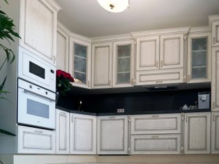 Кухня из массива дуба с патиной Сицилия