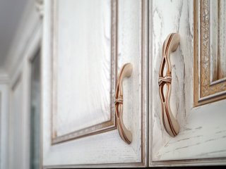 Кухня из массива дуба с патиной Сицилия