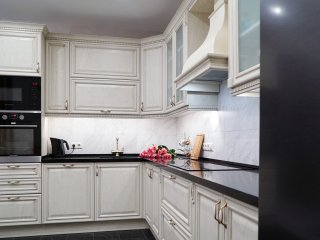 Белая кухня из дуба Белла