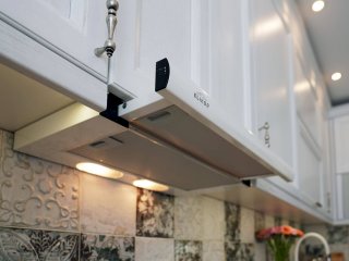 Белая кухня из массива дуба Дижон угловая