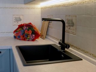 Современная кухня из массива Лаванда в оливковом цвете