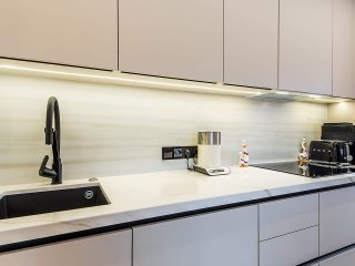 Серая кухня Россо супермат